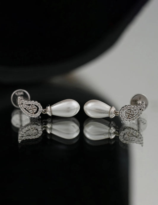 Pearl Gemstone Dangle Earrings Earrings