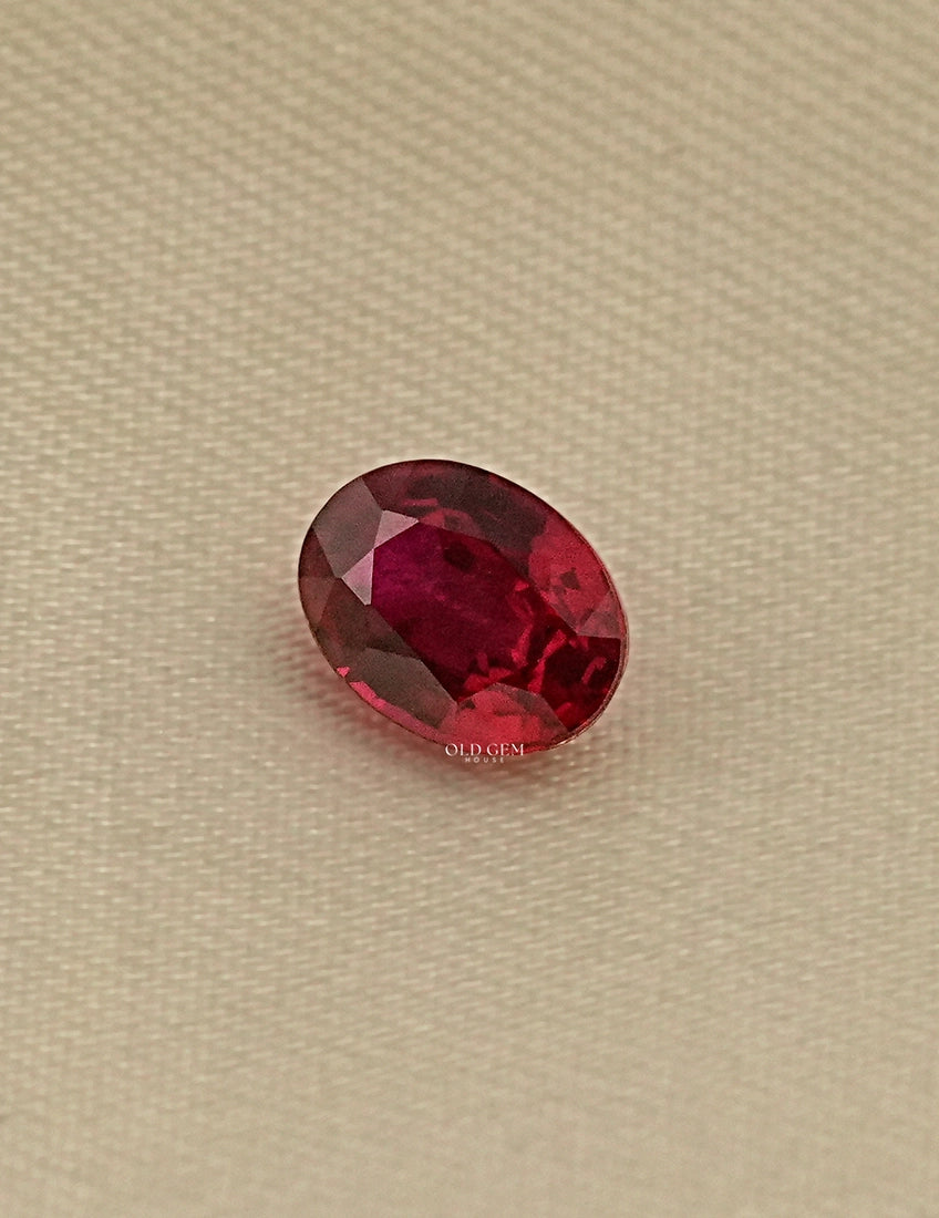 Pigeon Blood Ruby Oval Cut Lab Loose Diamond